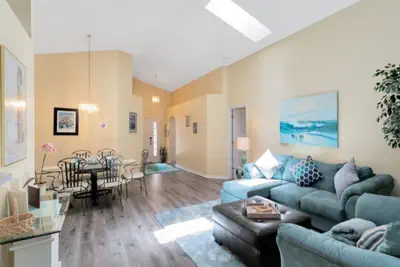 Photo 2 - Four Bed Located in Davenport only mins to Disney