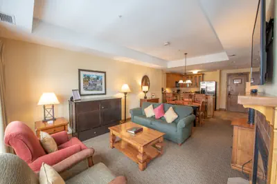 Photo 2 - Updated 1 Bedroom Condo in Mountaineer Square