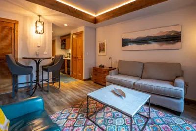 Photo 3 - Studio with Balcony in Mountaineer Square