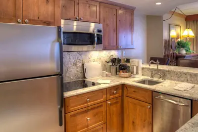 Photo 2 - Summit Suite