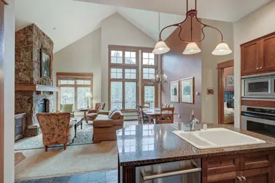 Photo 3 - Luxurious 2 BR in River Run Village with Ski in ski out
