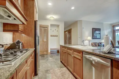 Photo 5 - Luxurious 2 BR in River Run Village Featuring Ski in ski-out