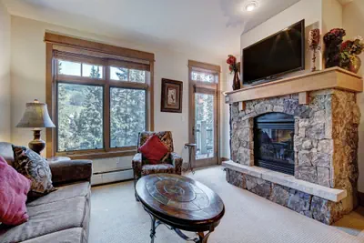 Photo 3 - Luxurious 1 BR in River Run Village with Ski in ski out