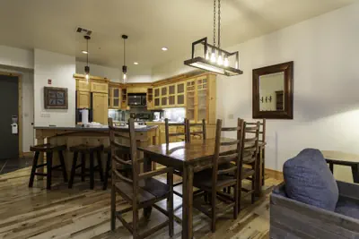Photo 2 - 2 Bedroom Condo - The Lodges at Deer Valley