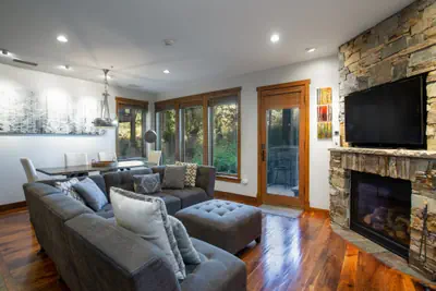 Photo 5 - 1 Bedroom Condo with Spa - Silver Baron Lodge