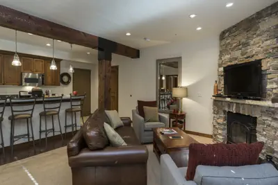 Photo 3 - 2 Bedroom Condo with Spa - Silver Baron Lodge