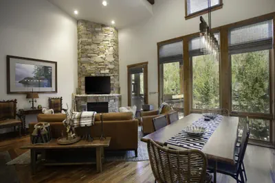 Photo 2 - 3 Bedroom Condo with Spa - Silver Baron Lodge