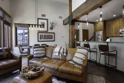 Photo 4 - 3 Bedroom Condo with Spa - Silver Baron Lodge