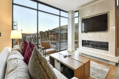 Photo 5 - Luxurious 1 BR in Canyons Village-Ski in/ski out! Save 20% on 7+ Nights!