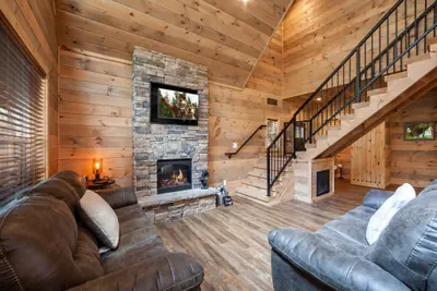 Photo 4 - Creekside Manor Too