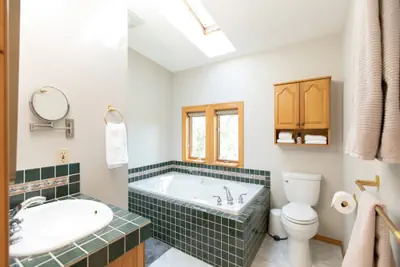 Photo 4 - The Oaks Home features Private Disc Golf Course