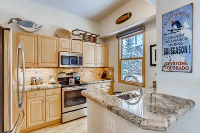 Photo 4 - Premiere 2Br Townhome - Shuttle to Slopes. Kids Ski Free!