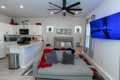 Photo 2 - Pet Friendly Modern Zen Studio Retreat with Hot Tub