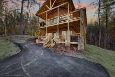 Photo 4 - Hillside Hideaway