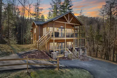 Photo 5 - Hillside Hideaway