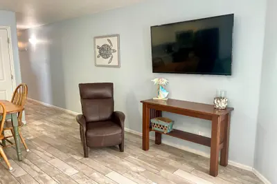 Photo 3 - Beachgate Condo Suites and Hotel 516+517b
