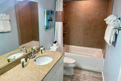 Photo 5 - Beachgate Condo Suites and Hotel 516+517b