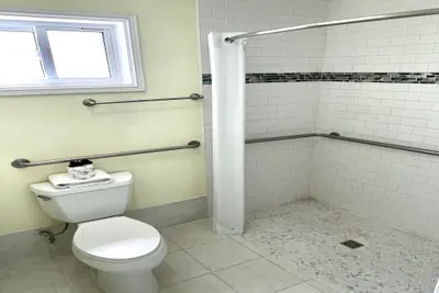 Photo 5 - Beachgate Condo Suites and Hotel 411
