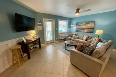 Photo 3 - Beachgate Condo Suites and Hotel 535