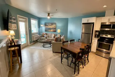 Photo 2 - Beachgate Condo Suites and Hotel 535