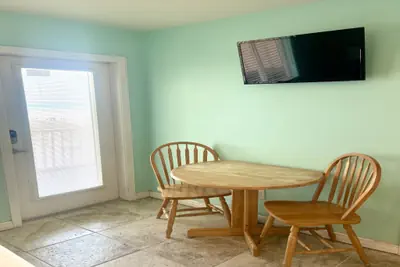 Photo 3 - Beachgate Condo Suites and Hotel 235