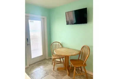 Photo 4 - Beachgate Condo Suites and Hotel 235
