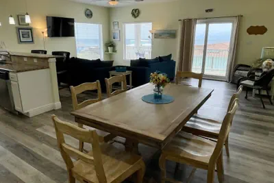 Photo 3 - Beachgate Condo Suites and Hotel 331