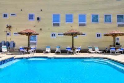 Photo 5 - Beachgate Condo Suites and Hotel 412