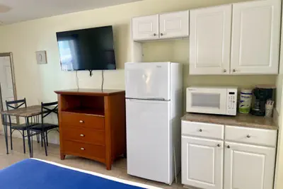 Photo 2 - Beachgate Condo Suites and Hotel 412