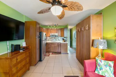 Photo 4 - OUTSTANDING OCEANFRONT STUDIO - KONA ISLANDER INN CONDOS