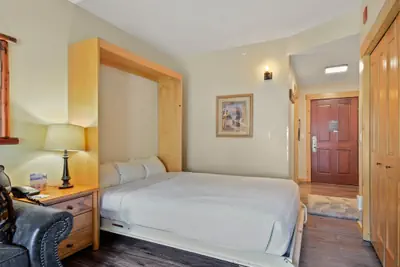 Photo 2 - Tucker Mountain Hotel Style Room with 1 Bed  #525A