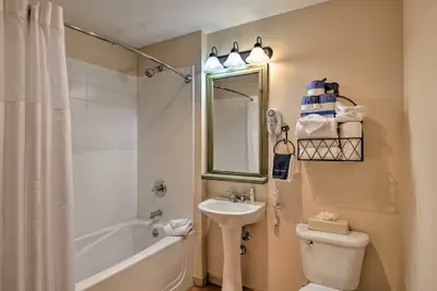 Photo 4 - Tucker Mountain 2 Bedroom Condo #304