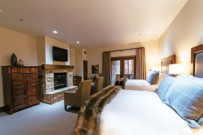 Photo 2 - Deluxe Two Queen Room with Fireplace