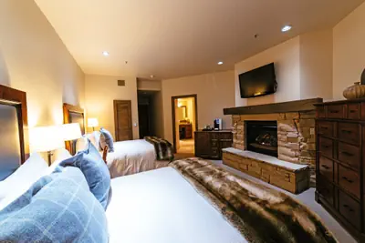 Photo 3 - Deluxe Two Queen Room with Fireplace