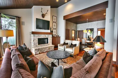 Photo 4 - Premium Luxury Three Bedroom Suite with Two Hot Tubs