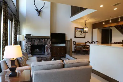 Photo 2 - Viking Two Bedroom Loft