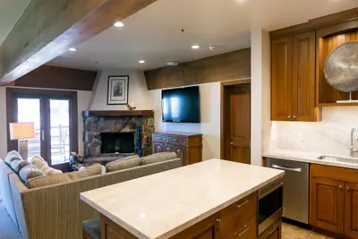 Photo 5 - Luxury One Bedroom with Hot Tub