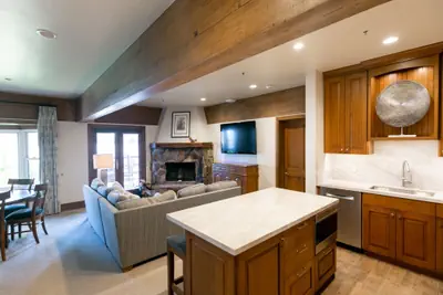 Photo 4 - Luxury One Bedroom with Hot Tub