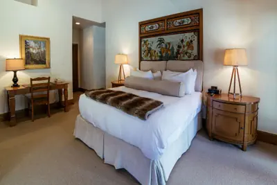 Photo 3 - Luxury King Room
