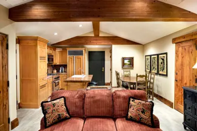 Photo 2 - One Bedroom Two Queen Suite