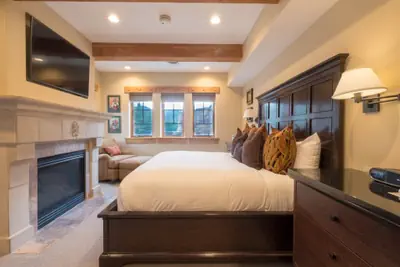 Photo 5 - Luxury One Bedroom