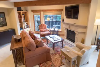 Photo 3 - Luxury One Bedroom