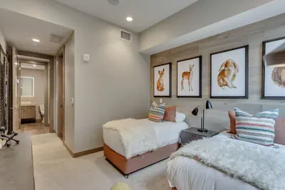 Photo 5 - Premium Two Bedroom