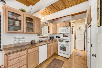 Photo 3 - IVH0622 - Cozy Mountain Hideaway