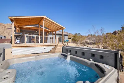 Photo 4 - Dreamspace - Hot Tub, Fire Pit, 5 Min. to Park