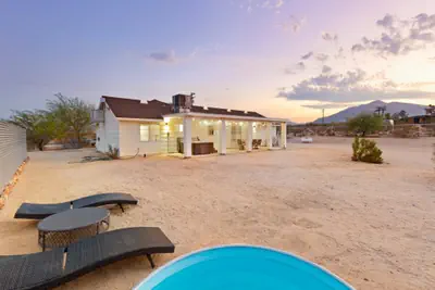 Photo 2 - Golden Desert Ranch - Hot Tub, Fire Pit and BBQ!