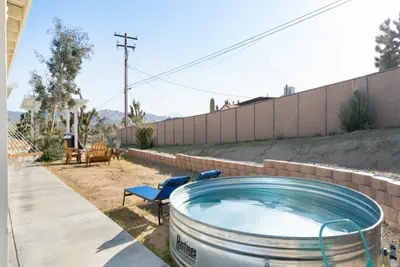 Photo 2 - Hillside Desert House - Hot Tub, Fire Pit and BBQ!