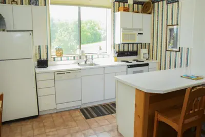 Photo 4 - Seven Springs 2 BR Deluxe Condo, Mountain Views!
