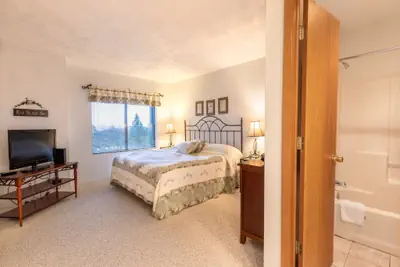 Photo 5 - Seven Springs 2 BR Condo - Deck and Mountain Views