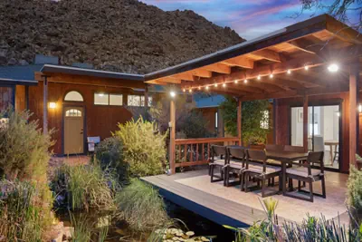 Photo 5 - Moonbeam Mountain - Stylish Home w/Private Boulders + Hot Tub!